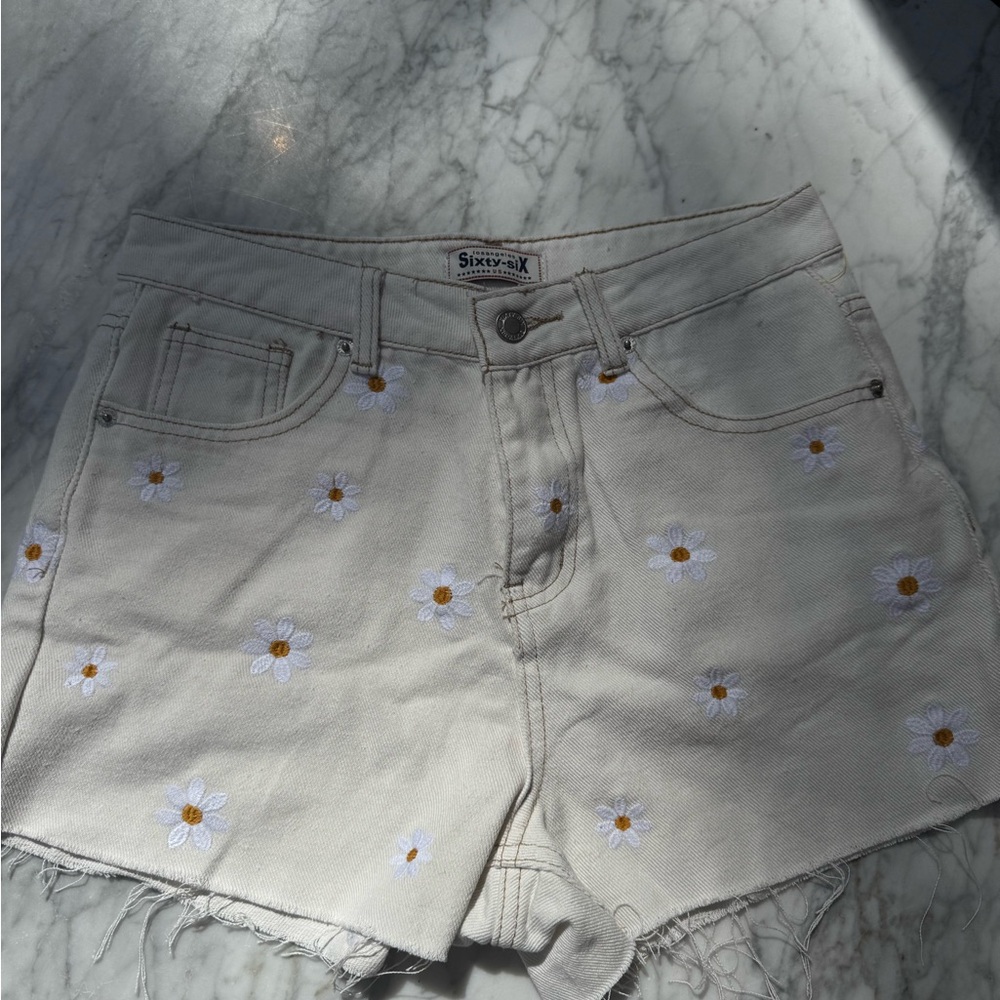Women's Daisy Shorts